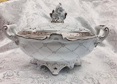 ALADDIN TUREEN TO OBATALA WHITE COLOR WITH SILVER EDGES/ SOPERA TIPO ALADDIN BLANCA CON HILOS PLATEADOS PARA OBATALA